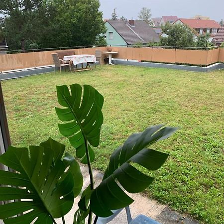 Ruhige Sonnige Wohnung Mit Rooftopterrasse Nahe Universitaet Gerbrunn Ngoại thất bức ảnh