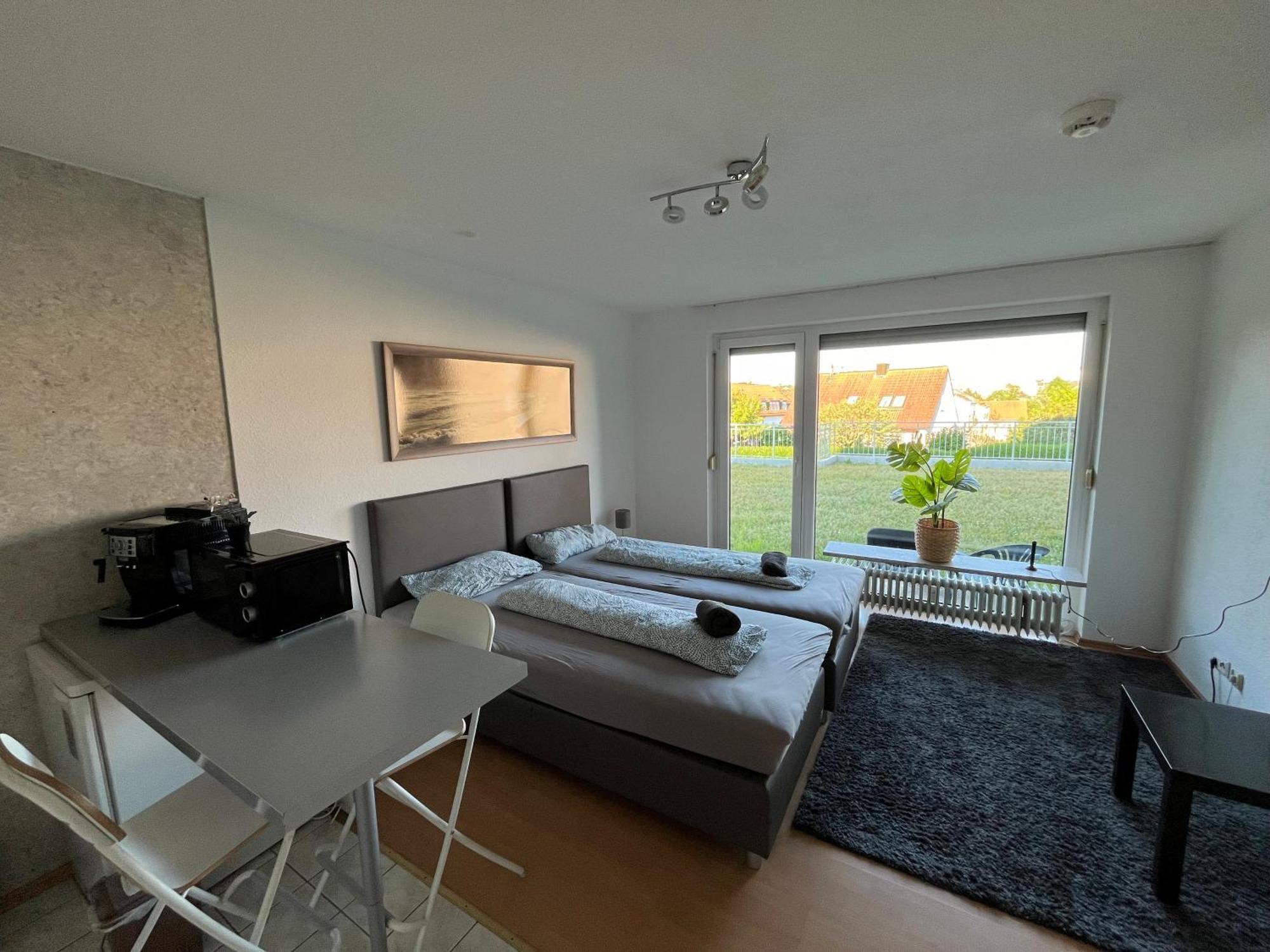 Ruhige Sonnige Wohnung Mit Rooftopterrasse Nahe Universitaet Gerbrunn Ngoại thất bức ảnh
